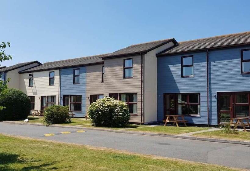 منتجع Perran View Holiday Park