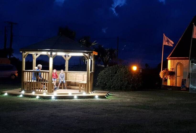 منتجع Perran View Holiday Park