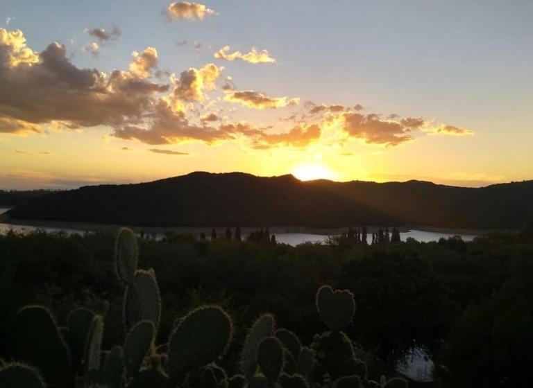 הוסטל Mirador Del Lago Apart   Adults Only