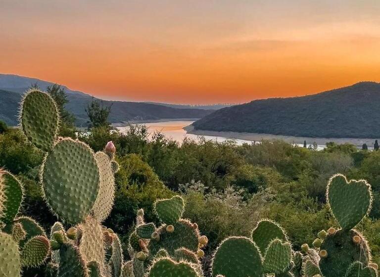 הוסטל Mirador Del Lago Apart   Adults Only