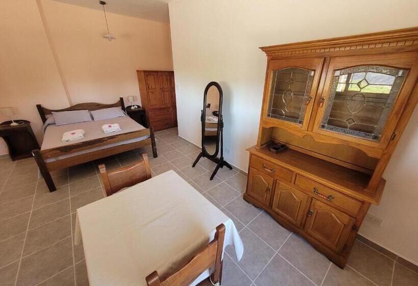 הוסטל Mirador Del Lago Apart   Adults Only