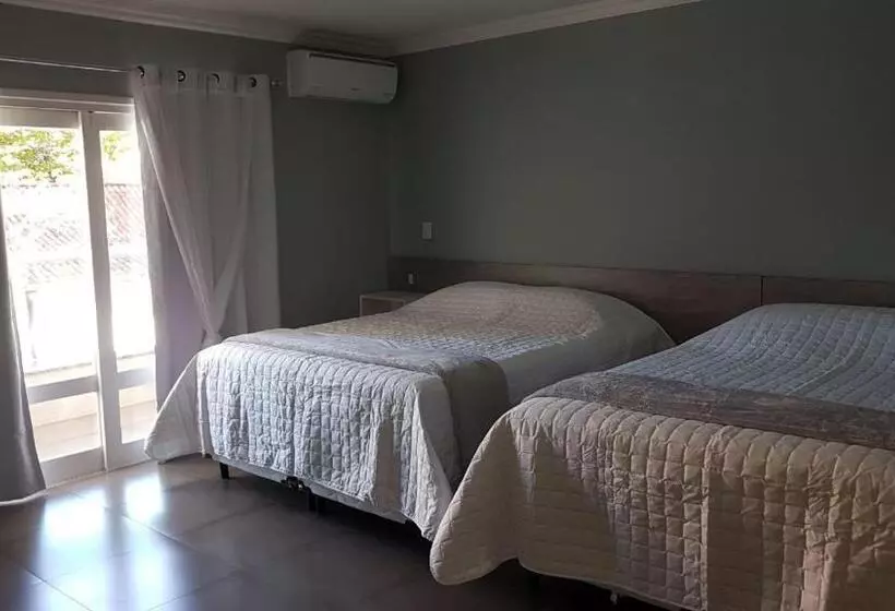 ユースホステル Casa De Oliveira Pousada