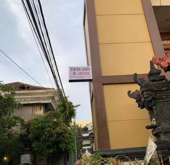 هاستل Tirtasuci House