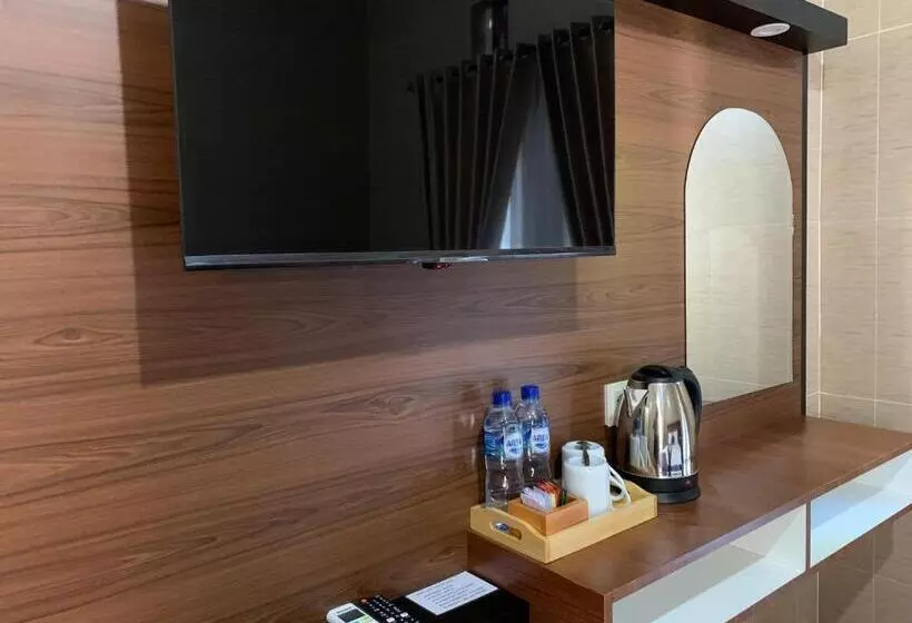 هاستل Tirtasuci House