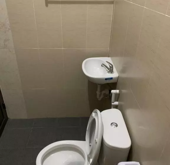 هاستل Tirtasuci House