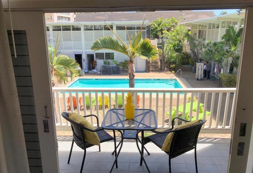 By The Beach Waikiki Heritage Hotel Honalulu