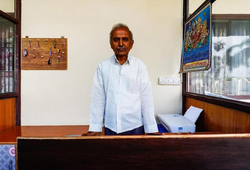 בית מלון כפרי Collection O 67511 Golden Park