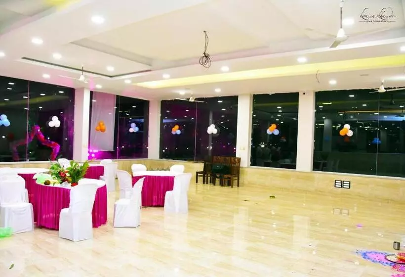 ホテル Four Seasons Resort Ajanta