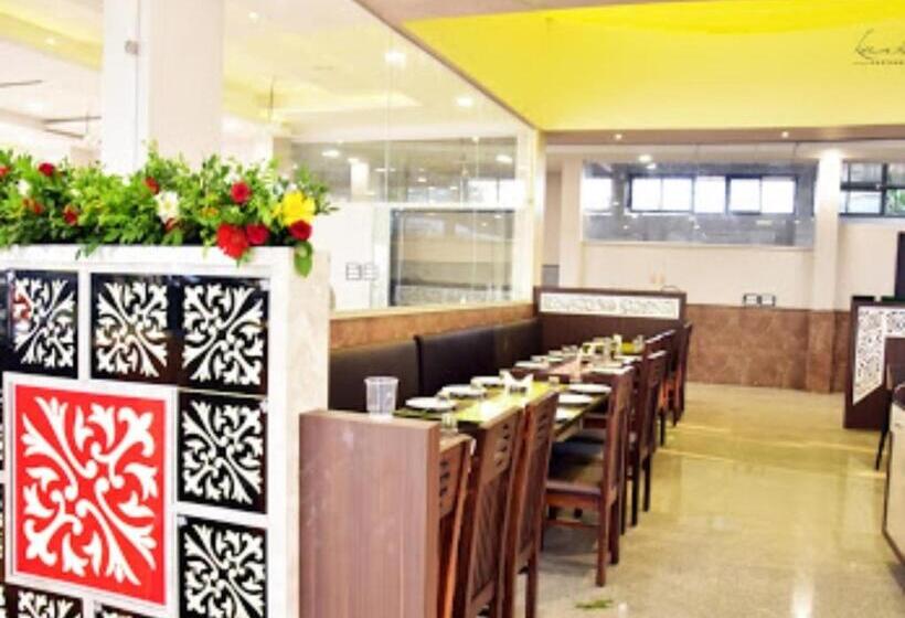 Отель Four Seasons Resort Ajanta