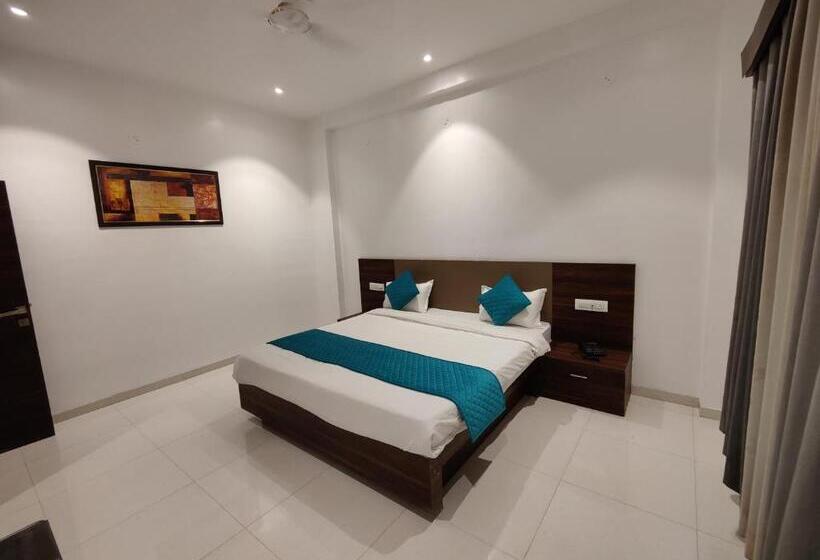 Отель Four Seasons Resort Ajanta