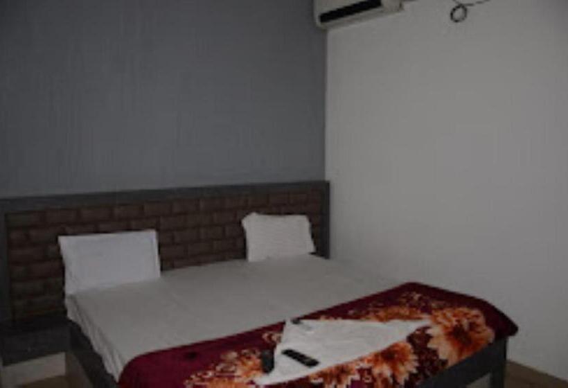 ホテル Rajawat , Madhya Pradesh