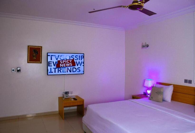 هتل Roses Regency