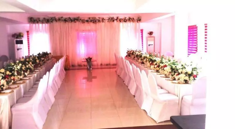 هتل Roses Regency