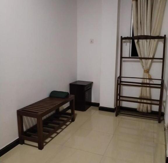 Hotel Step To Town Residence