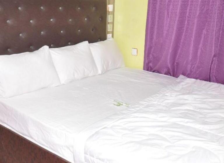 Las Vegas Hotel, Ihembosi