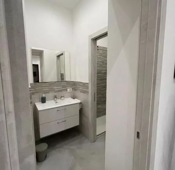 پانسیون Baron’s Suites