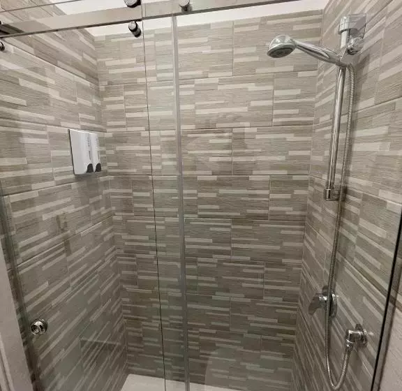 پانسیون Baron’s Suites