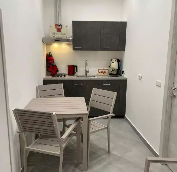 پانسیون Baron’s Suites