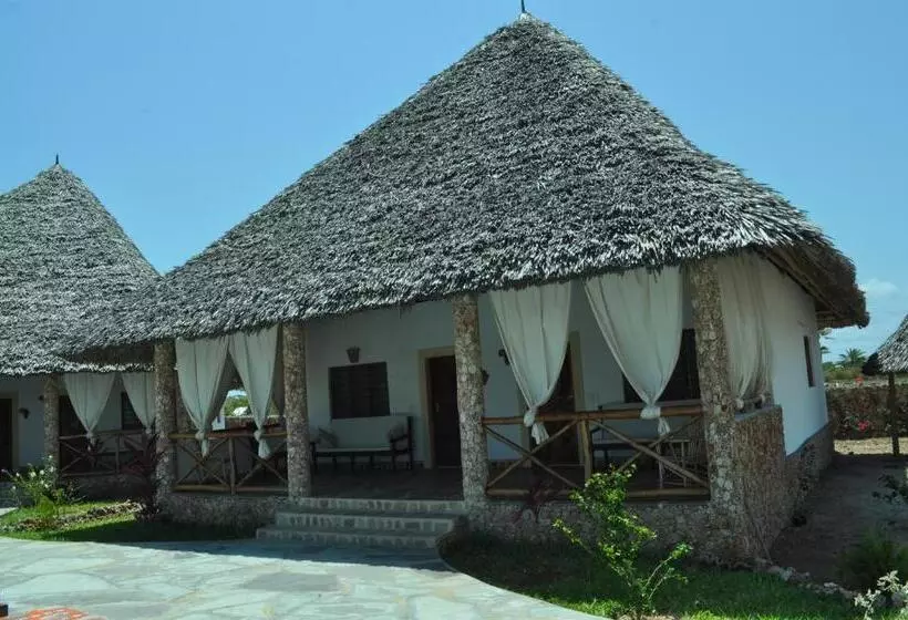 پانسیون Coral Village