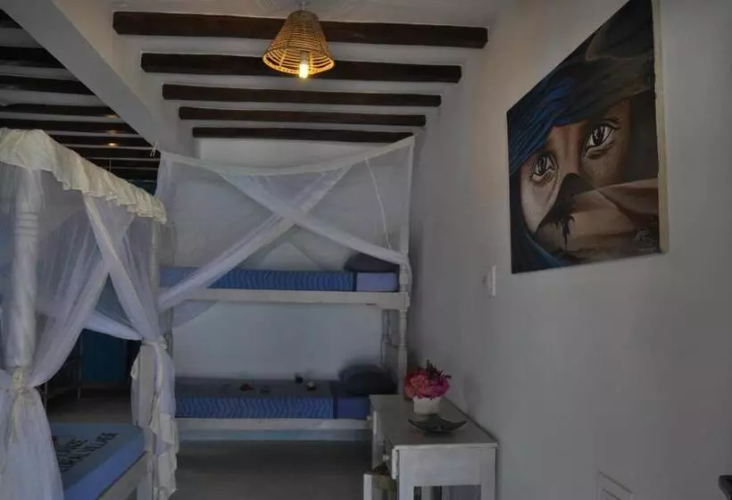 پانسیون Coral Village