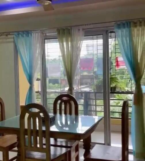 پانسیون Dispur Queen Guest House