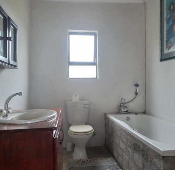 بنسيون Kwa Flats Emaweni