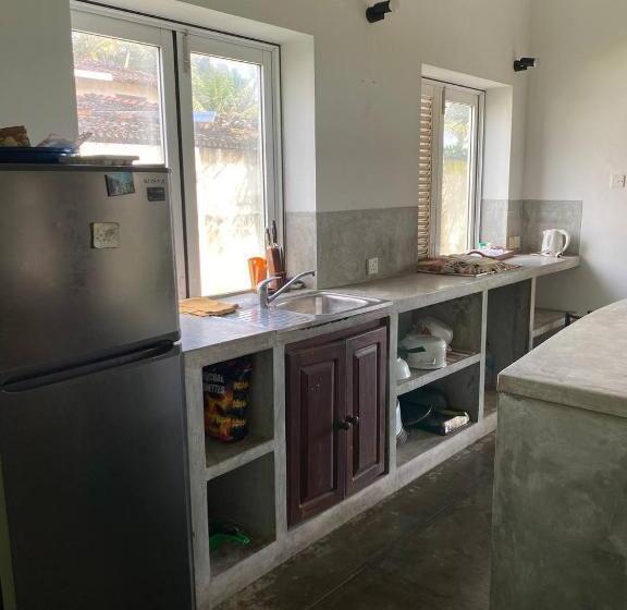 ペンション The Beach Talpe