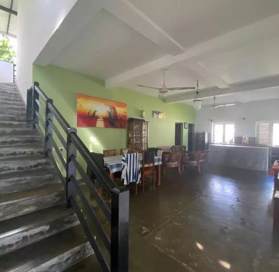 Majatalo The Beach Talpe