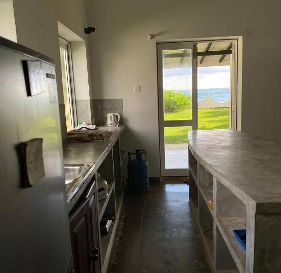 ペンション The Beach Talpe