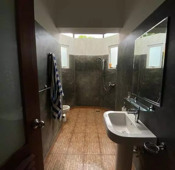 Majatalo The Beach Talpe