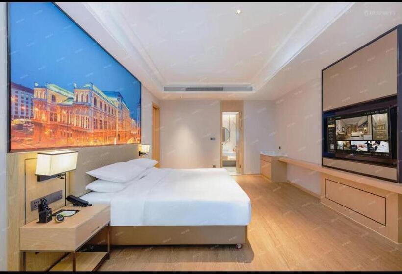 Vienna International Hotel Shenzhen Baolong Subway Station Branch