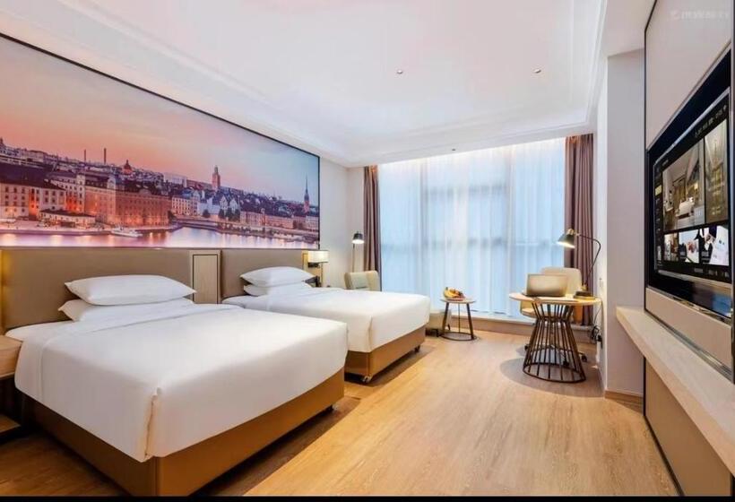 Vienna International Hotel Shenzhen Baolong Subway Station Branch