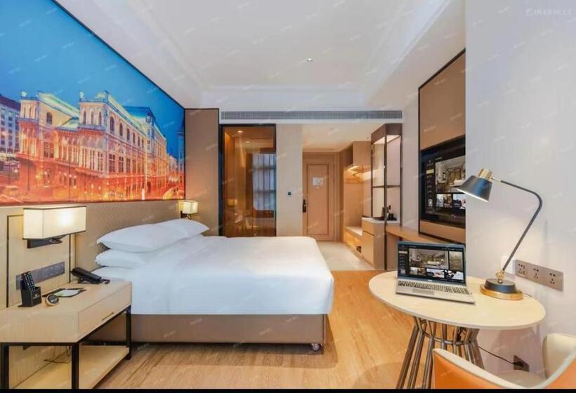 Vienna International Hotel Shenzhen Baolong Subway Station Branch