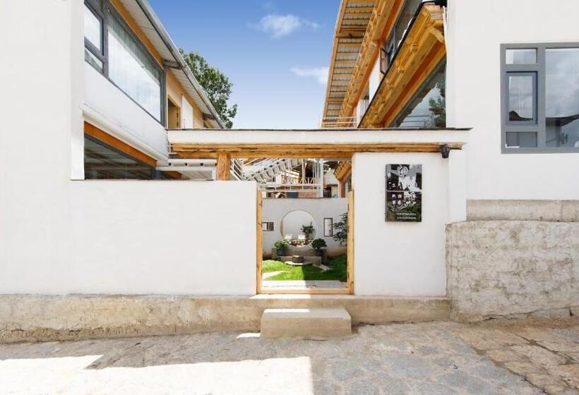 ベッドアンドブレックファースト Shangri La Jiangyue Beiting Boutique Homestay