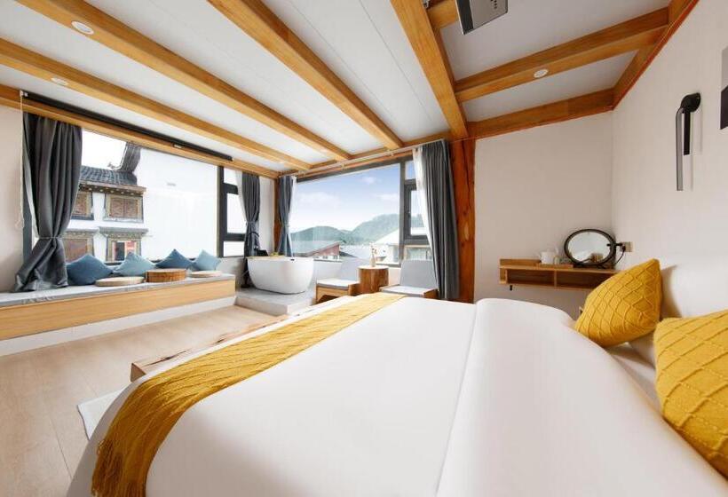 ベッドアンドブレックファースト Shangri La Jiangyue Beiting Boutique Homestay