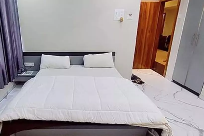 Fabhotel Priya Lodging