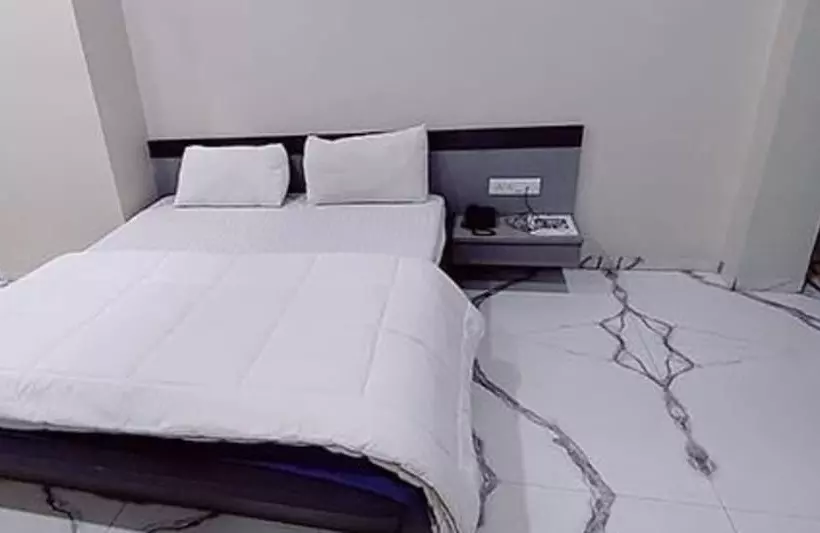 Fabhotel Priya Lodging