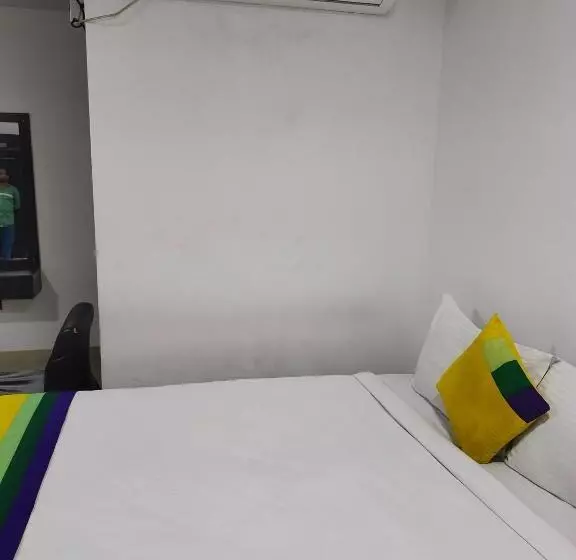 هتل Amigos