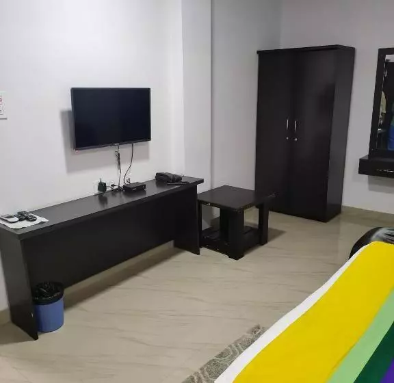هتل Amigos