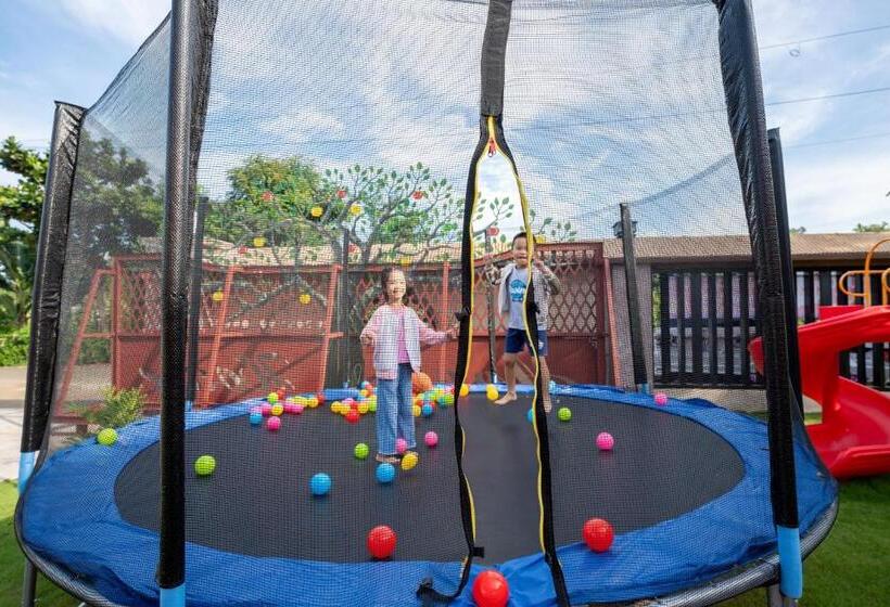 هتل Apple House & Coffee