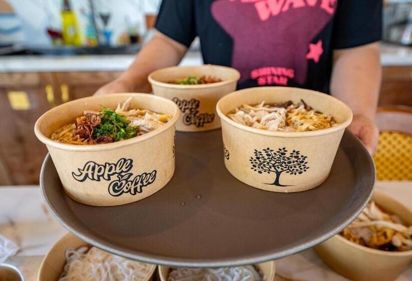 هتل Apple House & Coffee