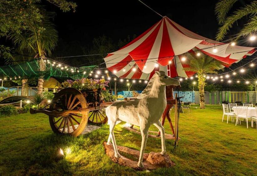 هتل Apple House & Coffee