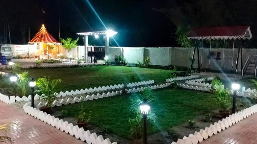 Hotel Dooars Nature Cent Resort