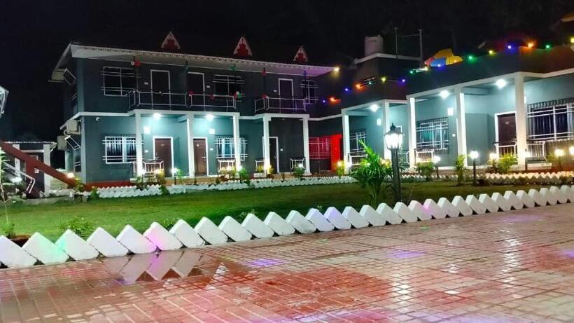 Hotel Dooars Nature Cent Resort