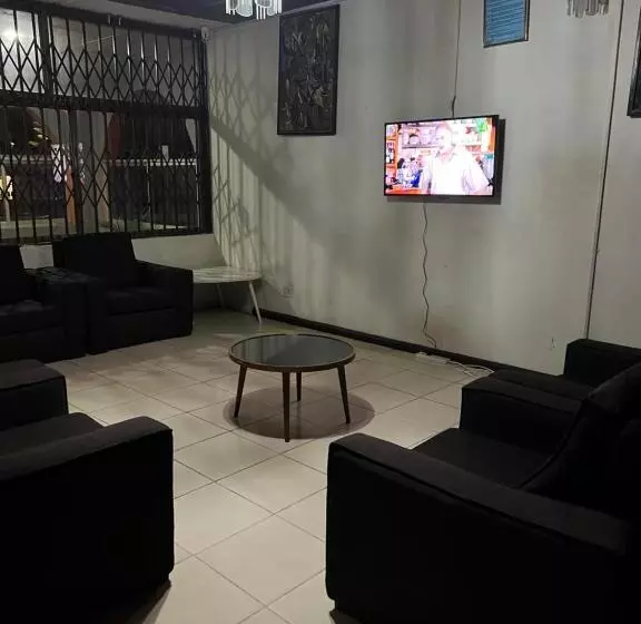 هتل Friends Club