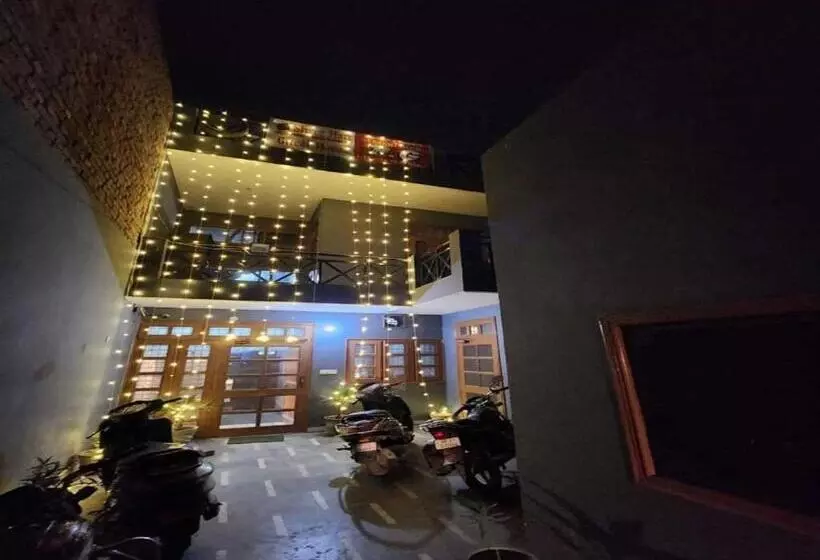 Hotelli Oyo Shree Hari Guest House