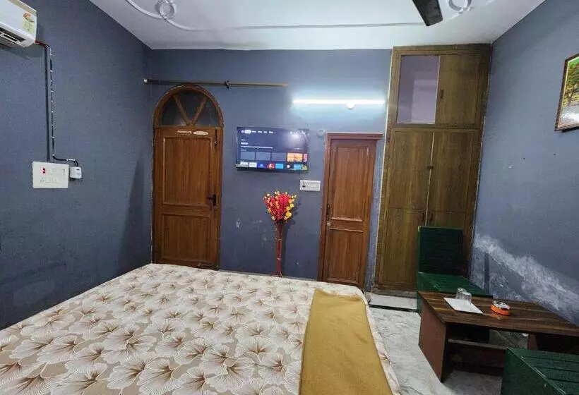Hotelli Oyo Shree Hari Guest House