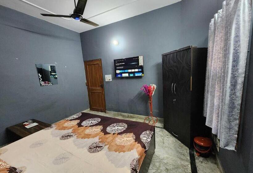 Hotel Oyo Shree Hari Guest House