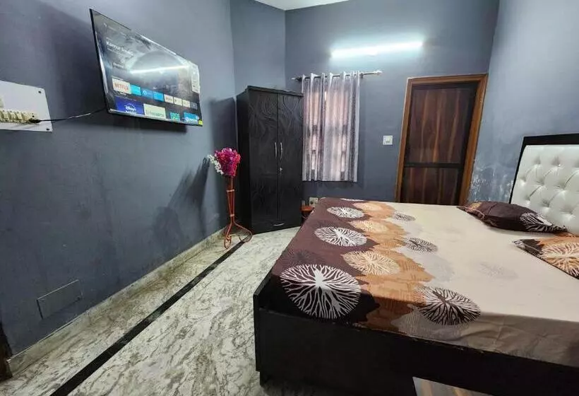 Hotelli Oyo Shree Hari Guest House