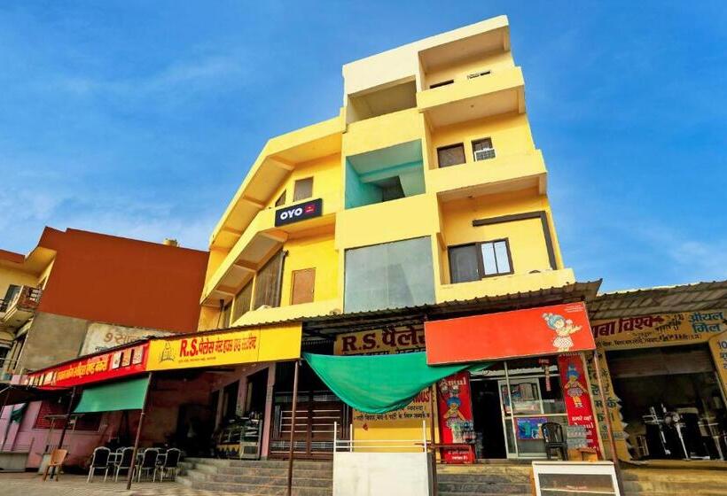 Hotelli Oyo The Royal Palace